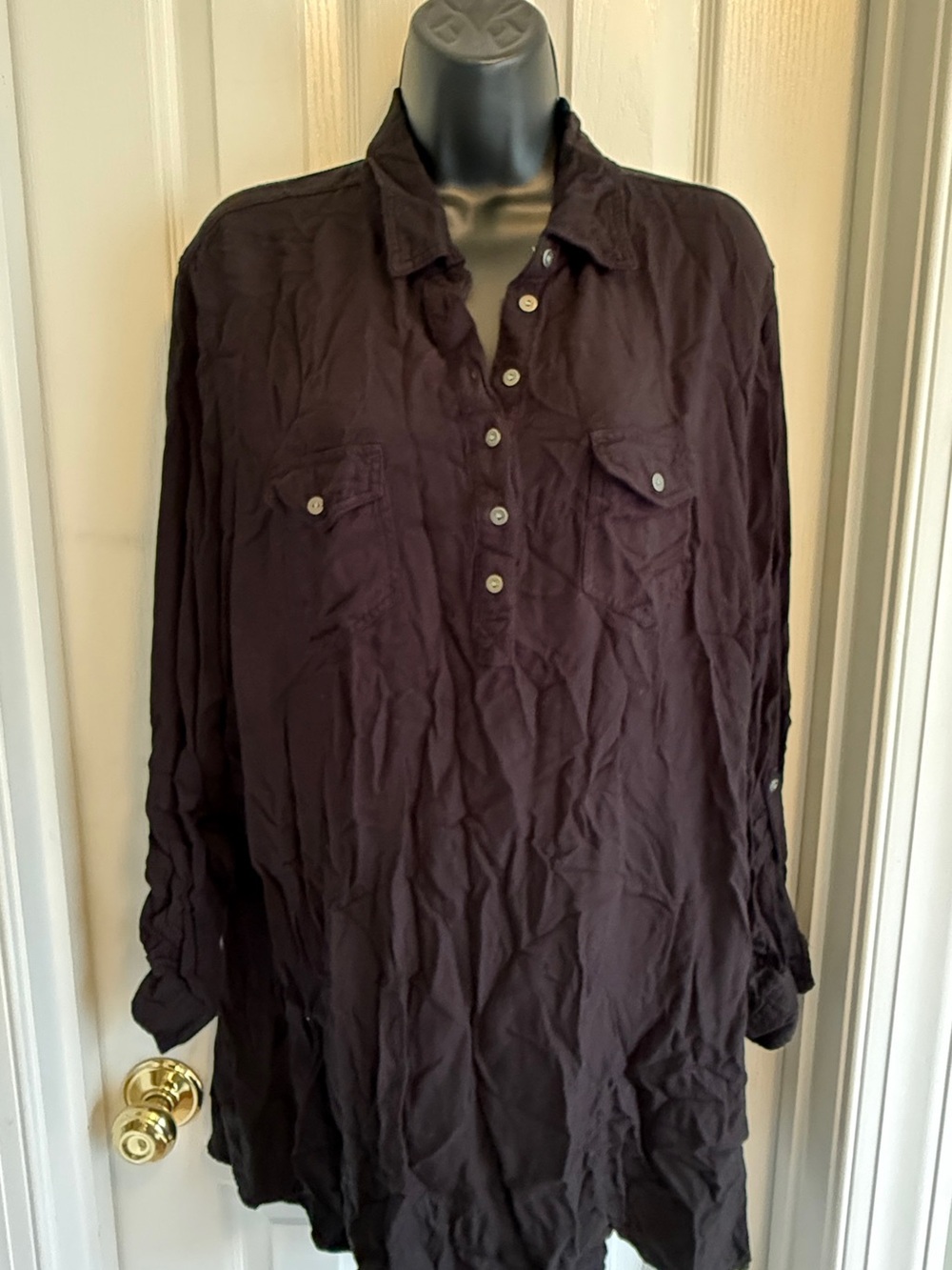 Bit & Bridle Black Button-Front Lightweight Shirt With Turquoise Button Detail